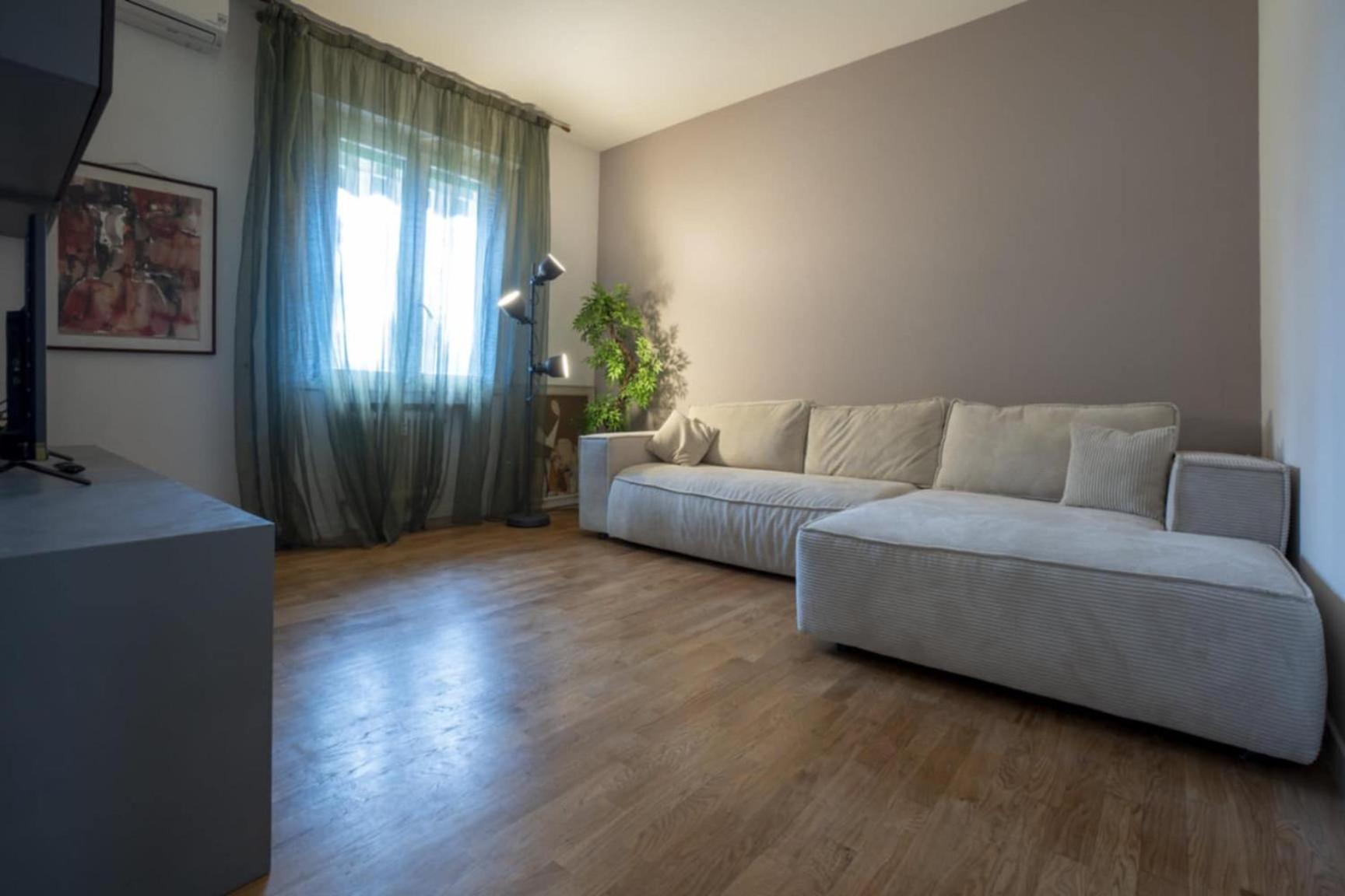 La Via Di Casa *